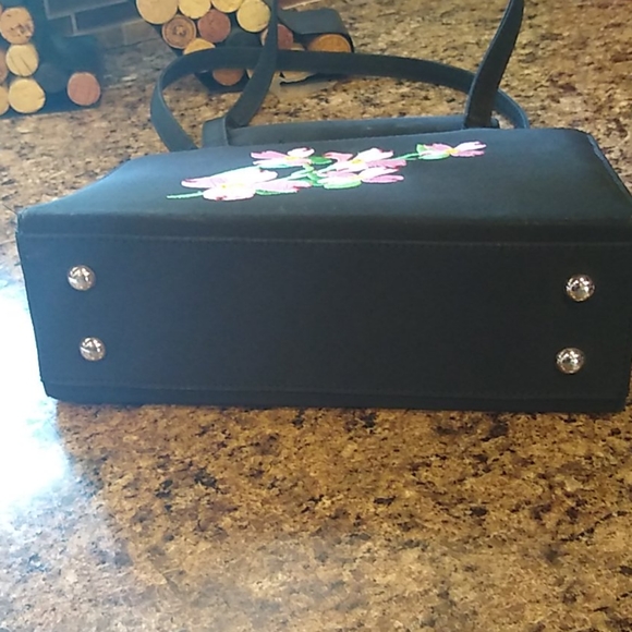 Embroidered Purse - Picture 3 of 3